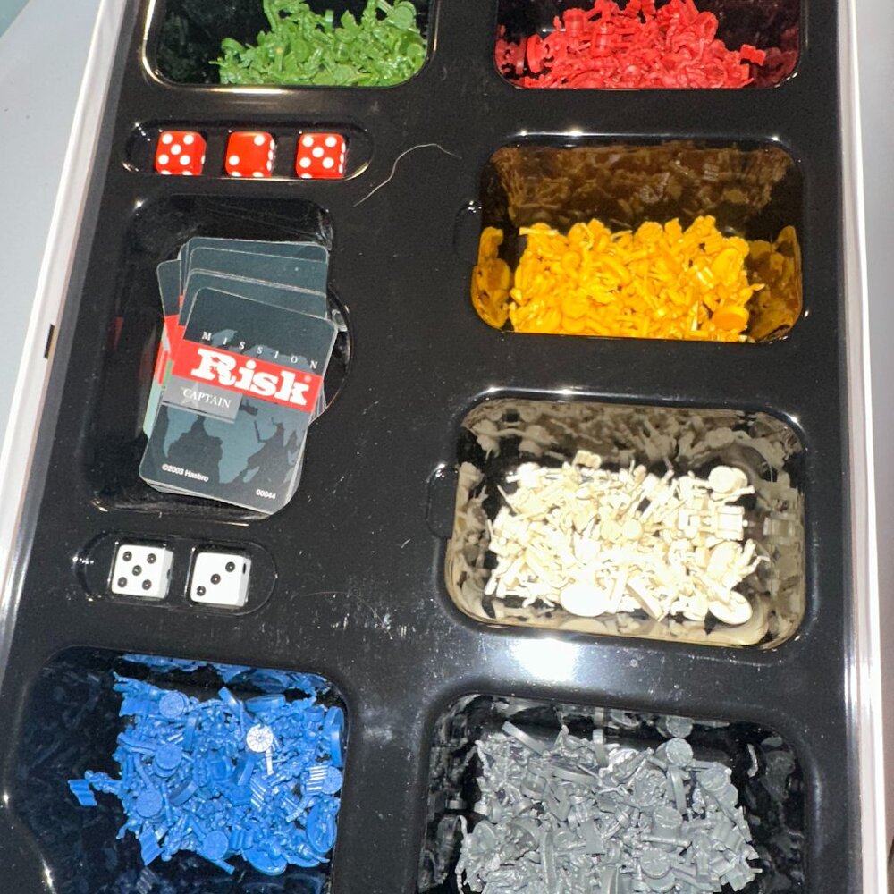 Risk The Game of Global Domination - Picture 3 of 3